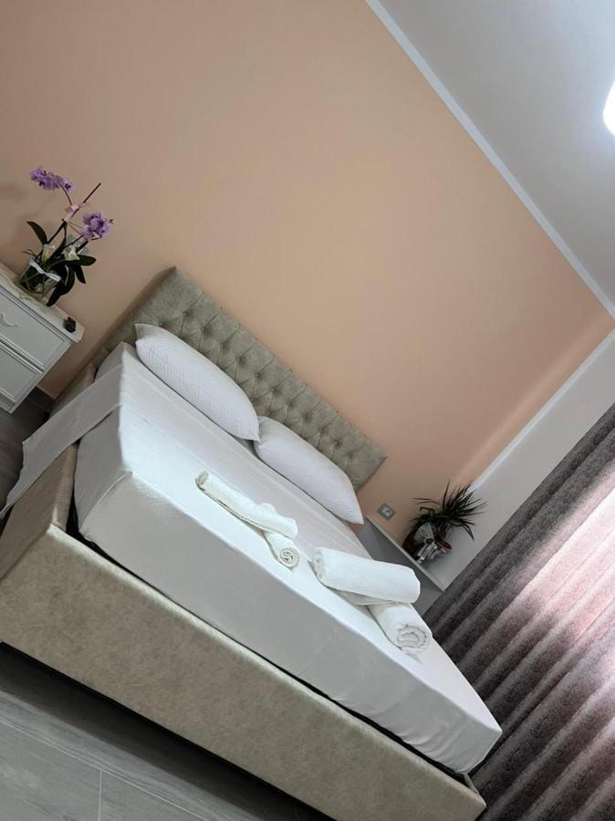 Fiori Rooms فلورا المظهر الخارجي الصورة