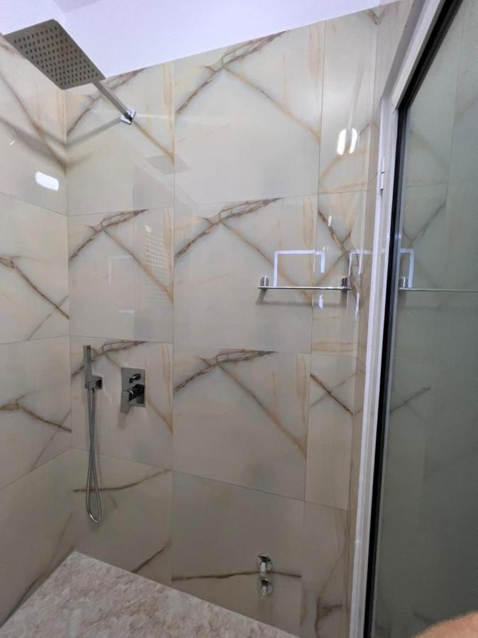 Fiori Rooms فلورا المظهر الخارجي الصورة